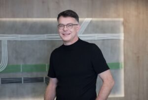 Så lyckas ni med resan mot en AI-arbetsplats Så lyckas ni med resan mot en AI-arbetsplats
