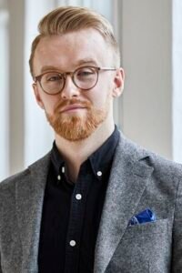 Simon Hjortsberg :Automation på riktigt – så skiljer sig vinnarna från de som fastnar i ”pilotfällan” Simon Hjortsberg: Automation på riktigt – så skiljer sig vinnarna från de som fastnar i ”pilotfällan”