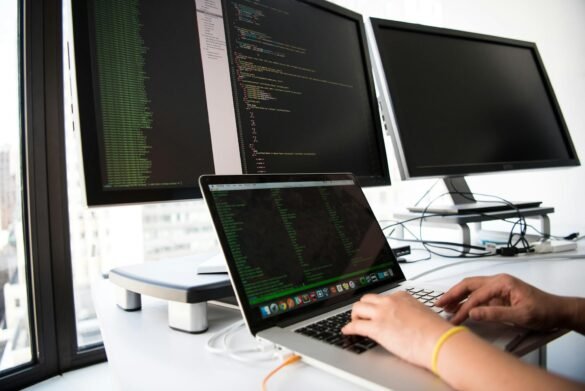 Softronic vinner upphandling för IT-arbetsplatstjänster till valcentralerna Collectum och Fora samt Kollektivavtalsinformation i den nya bolagsstrukturen under varumärke Avtalat