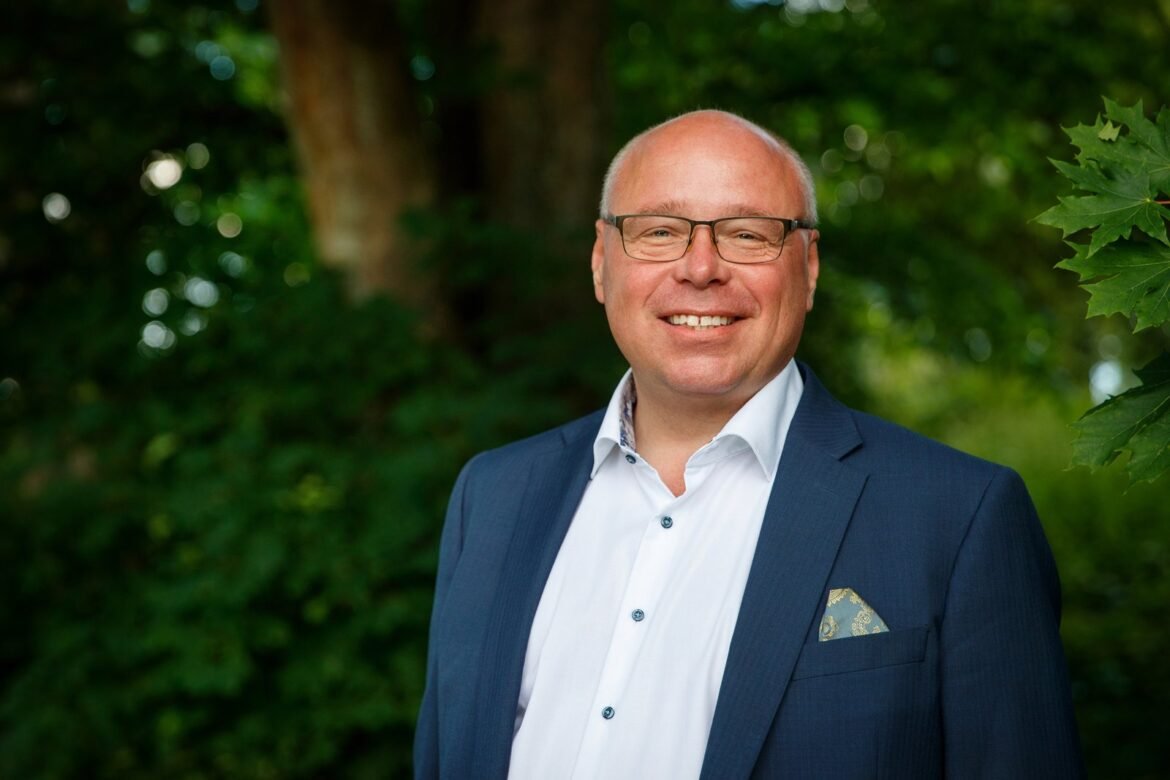 Glamox rekryterar Kenneth Grönholm som ny försäljnings- och kommersiell chef för Professional Building Solutions